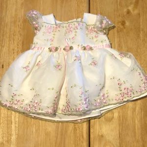 La Princess. Preemie. Sweet little dress.